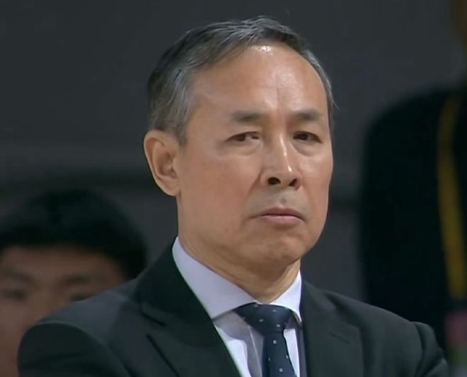 輸山西發佈會！許利民不滿攻守仍表揚球隊，周琦再遭眼傷明天檢查