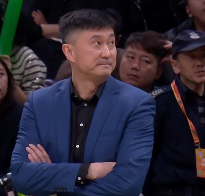 廣東今日早報！陳老板深夜約談杜鋒，薩林傑或被裁，小崔提前復出