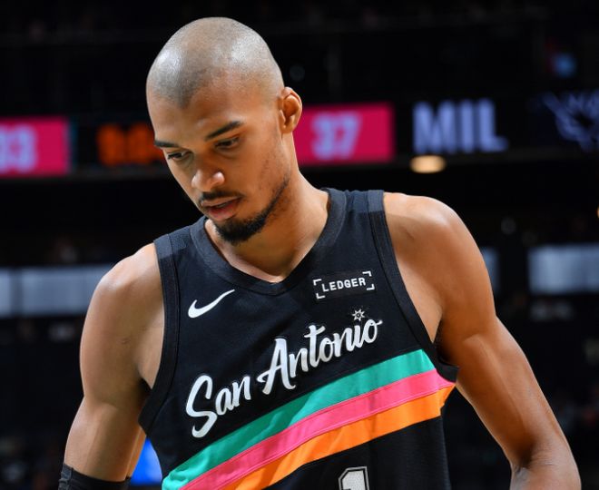 升西部第二！文班22+10受傷驚魂 馬刺最多領先39分大勝雄鹿