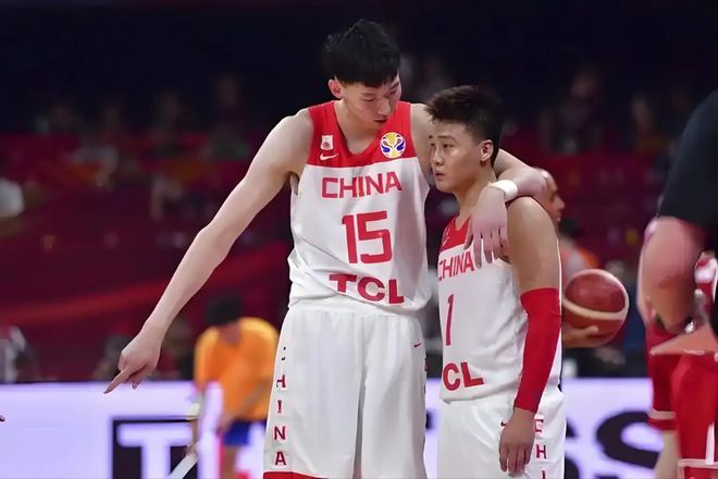 生日夜擺爛！周琦拿5分提前離場，把川隊所剩不多的油都逼出來瞭